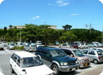 沖縄市民劇場駐車場